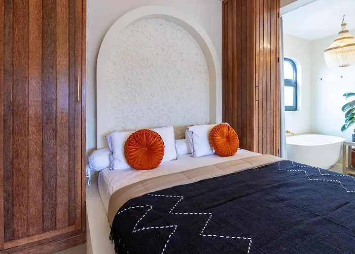 Attic Loft - Divine Mediterranean-style Loft